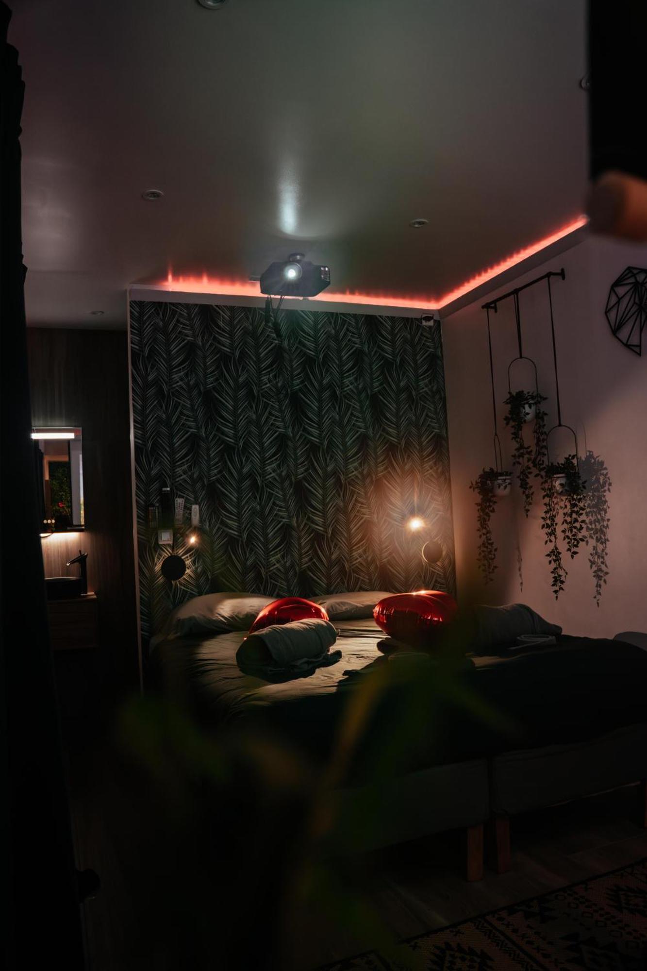 Capsule Thailande I Sauna I Balneo I Console I Jeux En Bois I Cinema I Cour Interieure Trith-Saint-Leger Eksteriør bilde